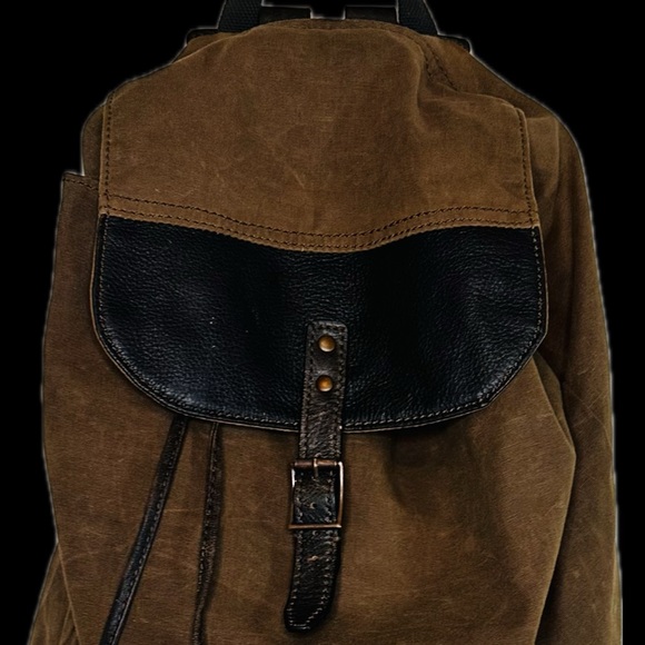 Black Rivet Leather & Waxed Canvas  backpack size Medium - Picture 4 of 9